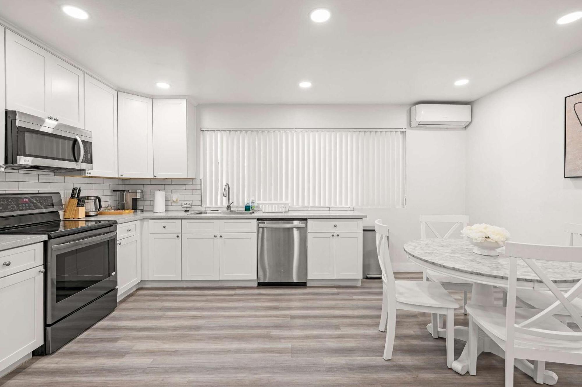 New Renovated 2B2B Apt Self Checkin Free Parking 1 Pasadena Exterior foto
